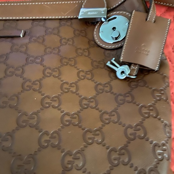 Gucci leather authentic crossbody bag - Picture 2 of 9